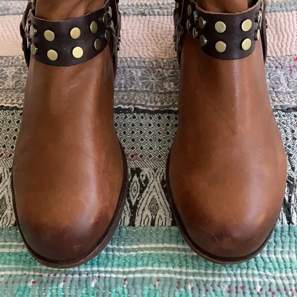 UGG moto boots women’s sz 7 cognac riding boots wool insole style excellent cond - Picture 4 of 9